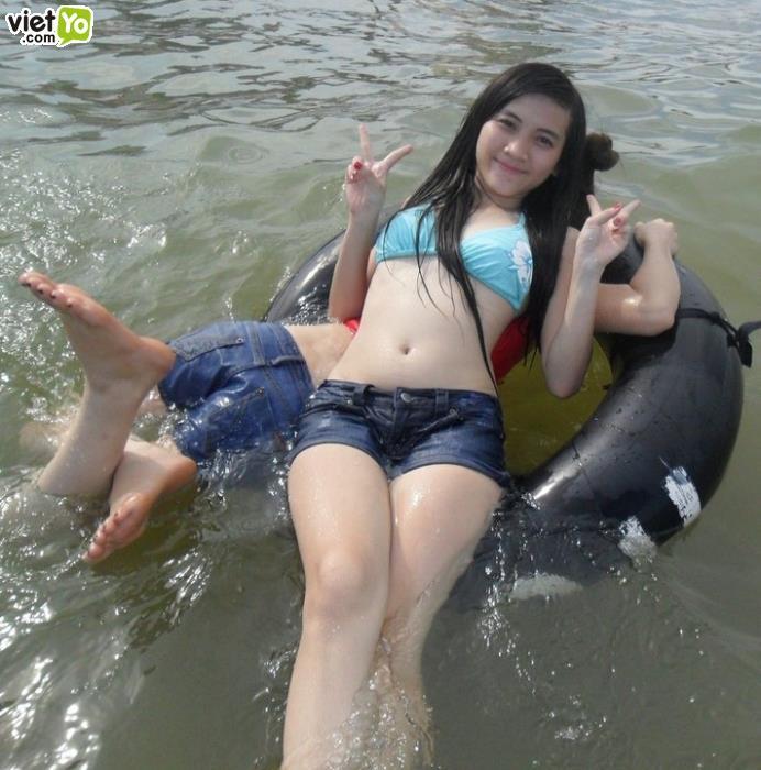 美女脱个精光
